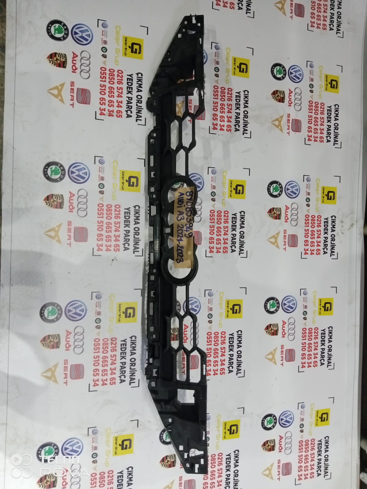 AUDİ A3 2021-2023 ÖN PANJUR İÇ DESTEK BAKALİTİ OEM 8y0853949