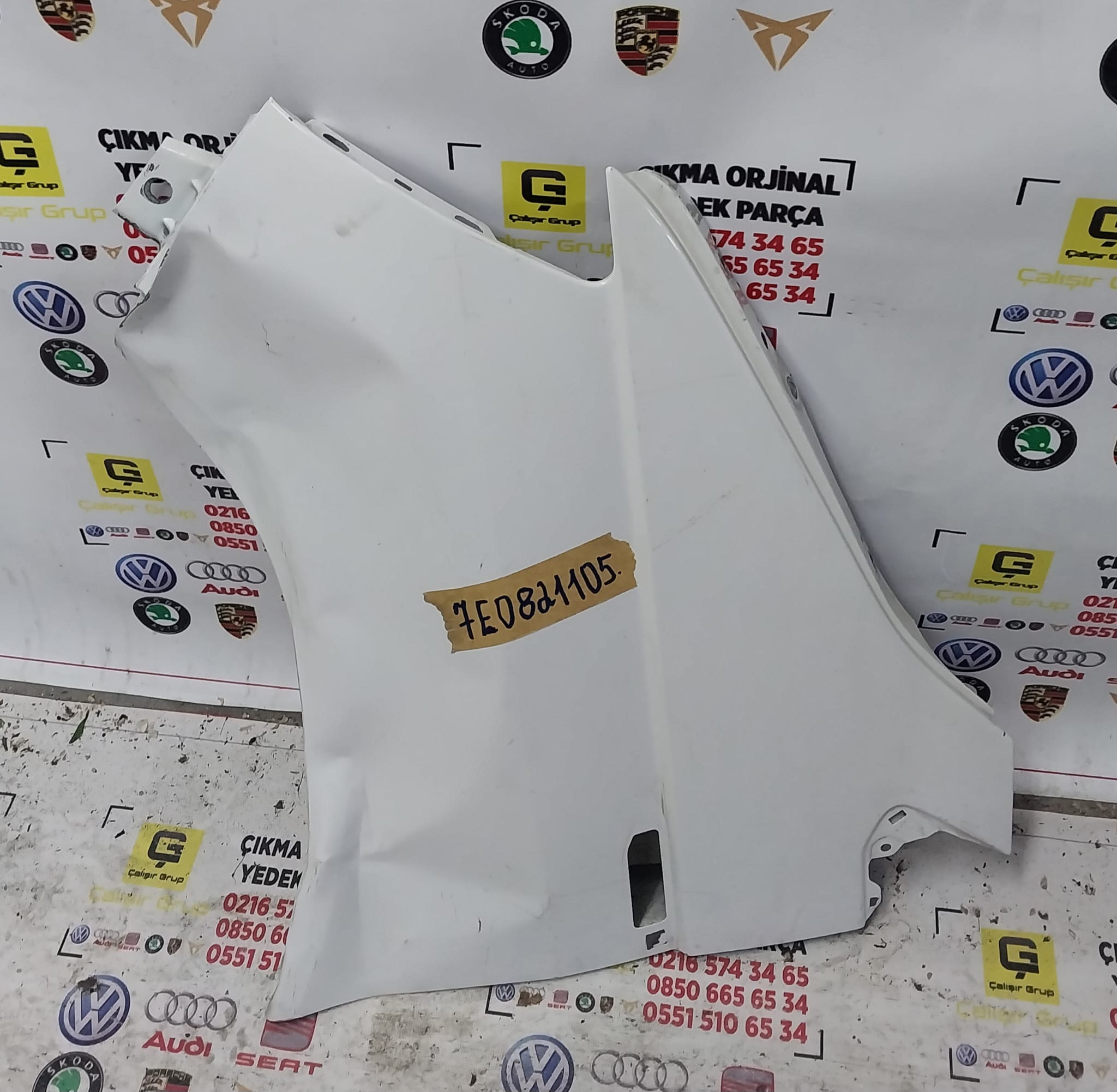 VOLKSWAGEN TRANSPORTER T-7 SOL ÖN ÇAMURLUK OEM 7E0821105