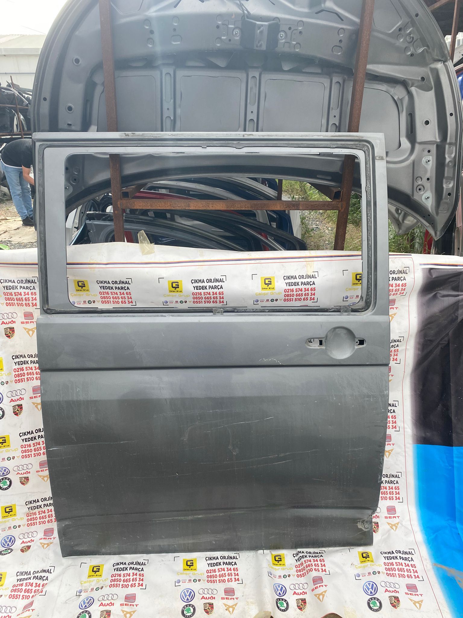 VOLKSWAGEN TRANSPORTER SAĞ SÜRGÜLÜ ARKA KAPI