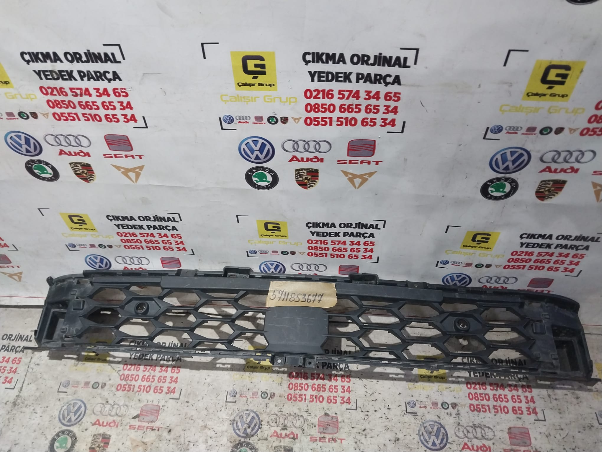 SKODA KODİAQ 2025 ÖN TAMPON ORTA IZGARA OEM 57H853657