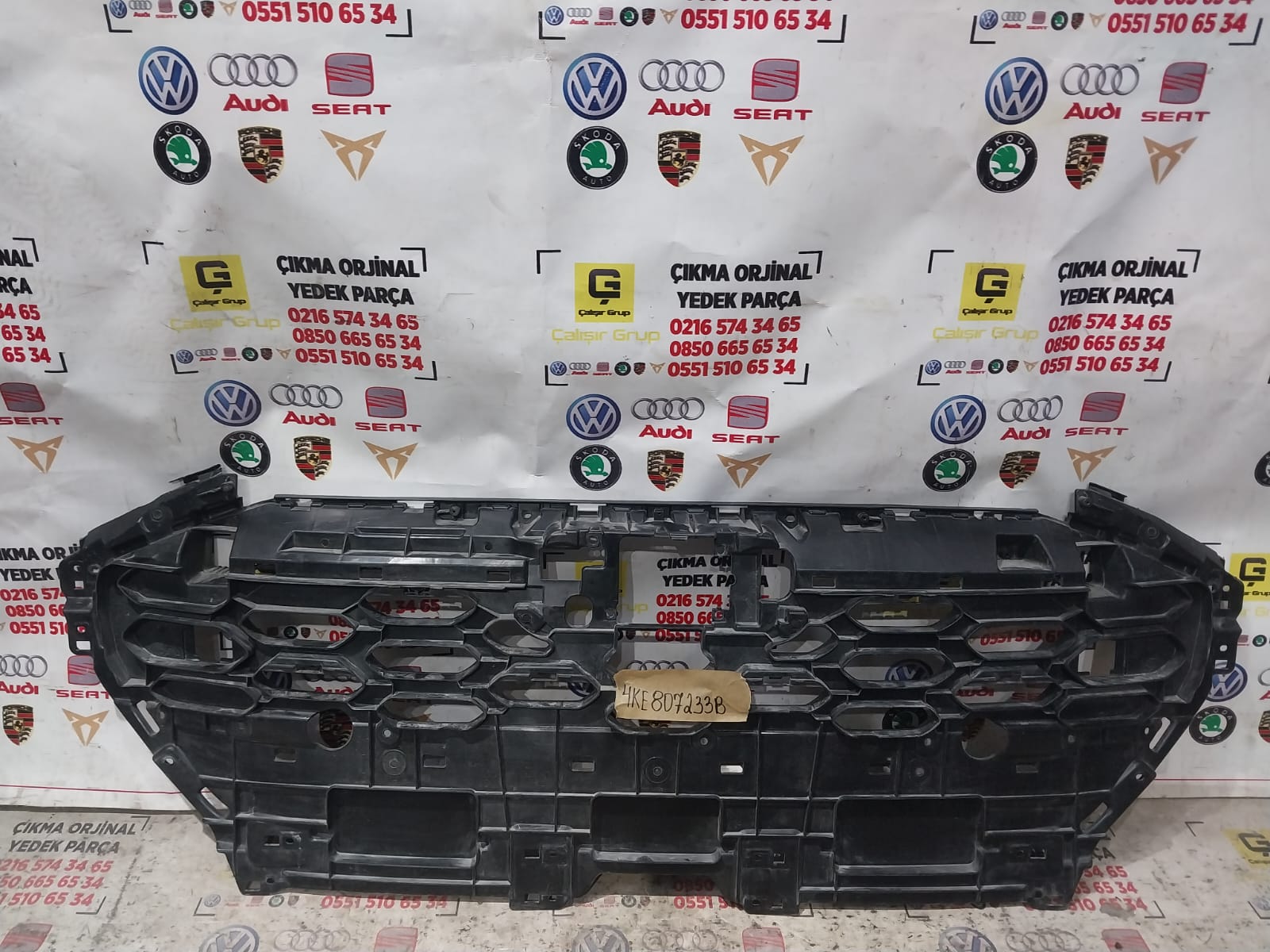 AUDİ E-TRON 2021-2025 ÖN PANJUR İÇ MASKE OEM 4KE807233B
