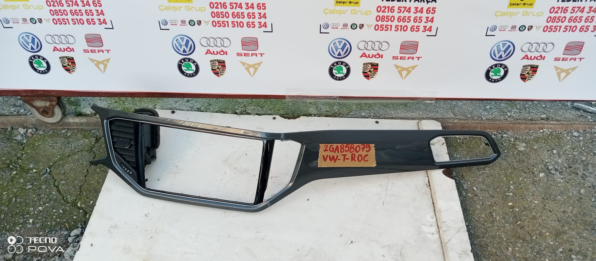 VOLKSWAGEN T-ROC TORPİDO EKRAN ÇERÇEVE ÇITASI OEM 2ga858079