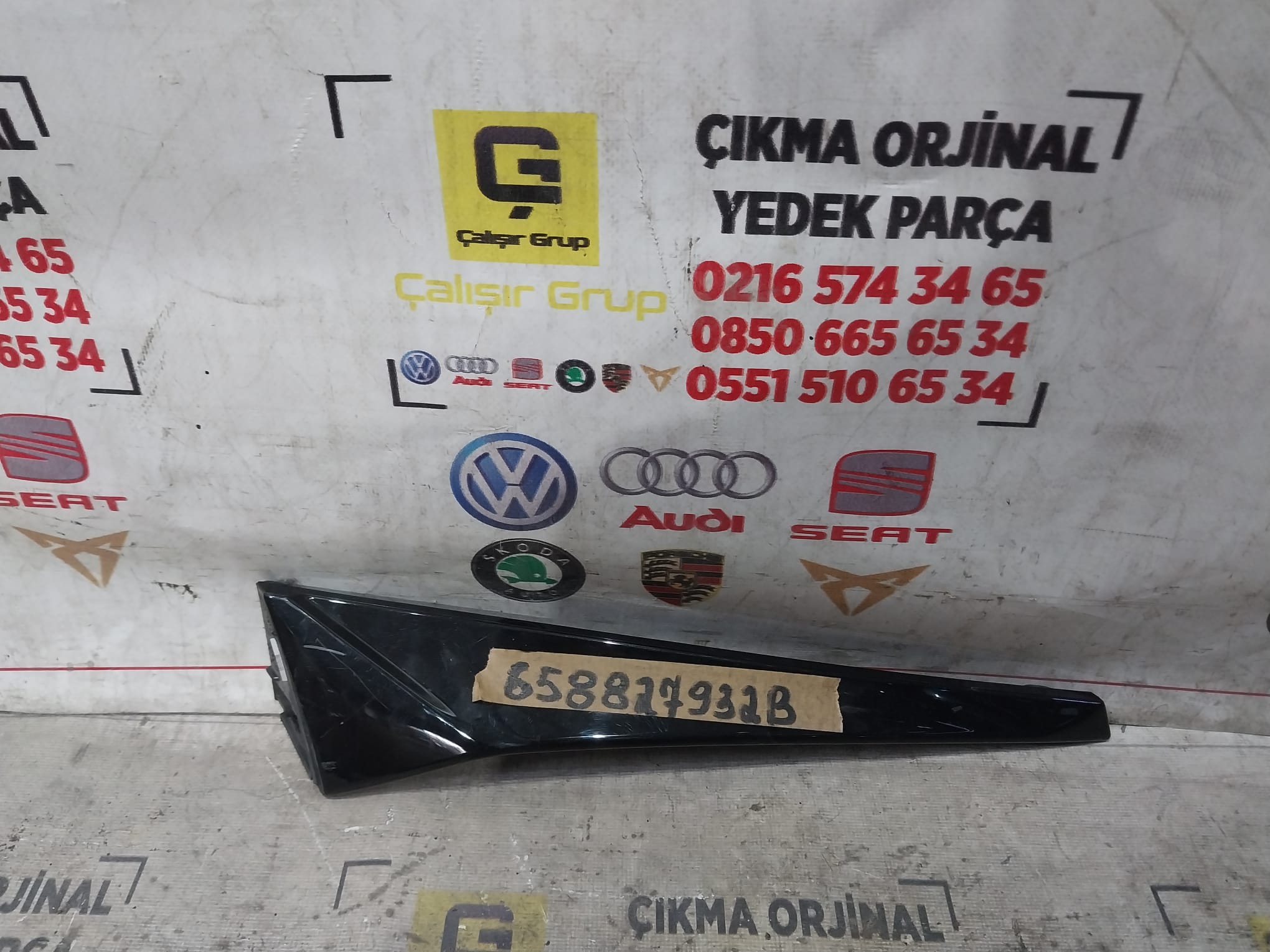 SKODA KAMİQ SAĞ BAGAJ CITASI 658827932B